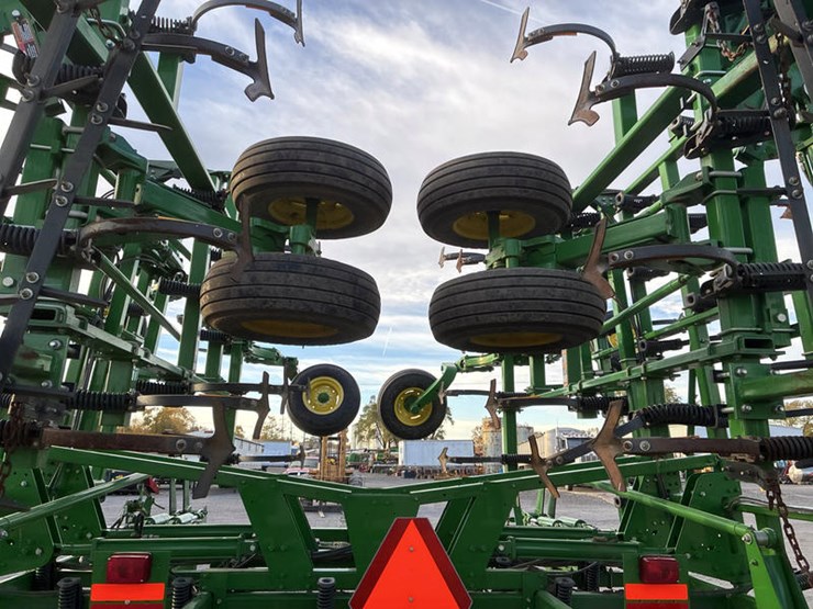 john-deere-2210-image-43