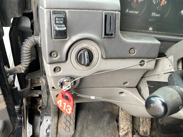 #1126-•-1999-sterling-dump-truck-(has-mn-title)-image-44