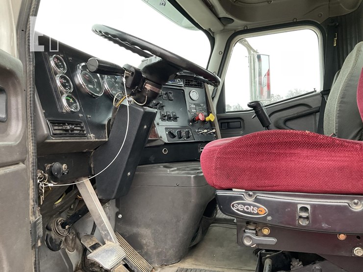 2002-international-9100-image-7