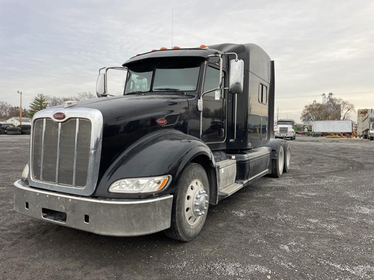 peterbilt-386-image-5