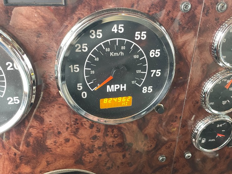 #1130-•-2005-international-5500i-6x4-dump-truck-(has-mn-title)-image-56