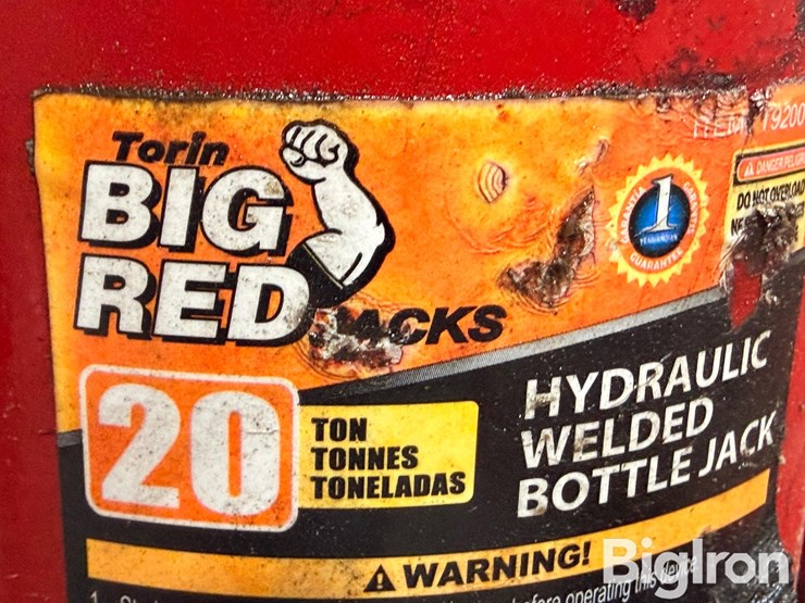 various-jacks-&-air-bubble-w/-hose-image-11