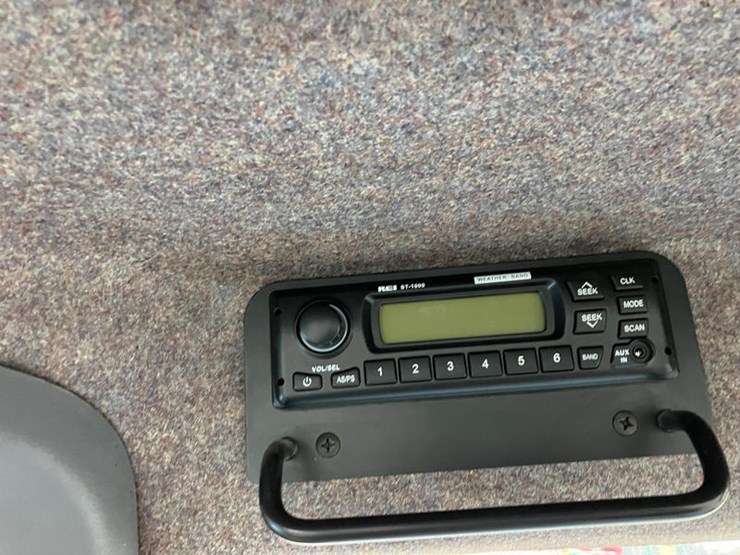 new-holland-8870-image-26