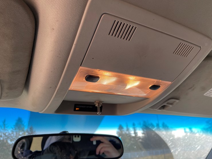 #1127-•-2013-chevrolet-silverado-pickup-truck-(has-mn-title)-image-36