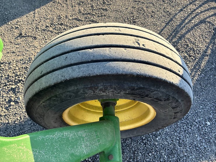 john-deere-2410-image-29