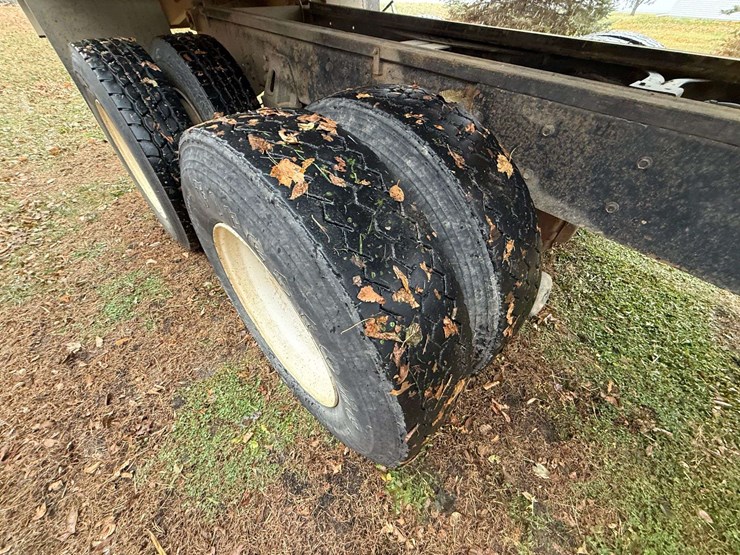 2004-international-durastar-4400-image-23