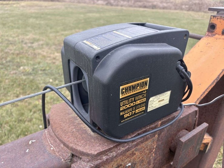 winch-boom,-with-12v-2000#-winch,-chains,-on-castor-wheels,-(tires-need-to-be-replaced)-image-6