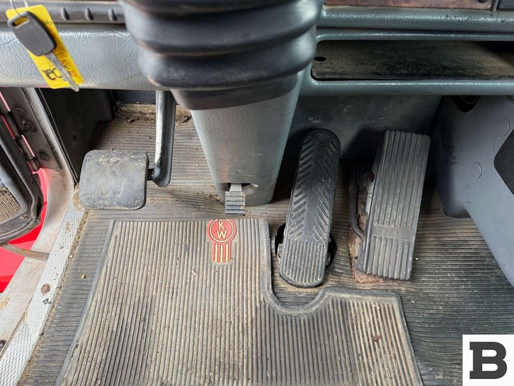 2004-kenworth-t800-image-71