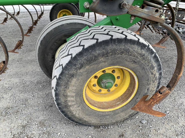 john-deere-2210-image-21
