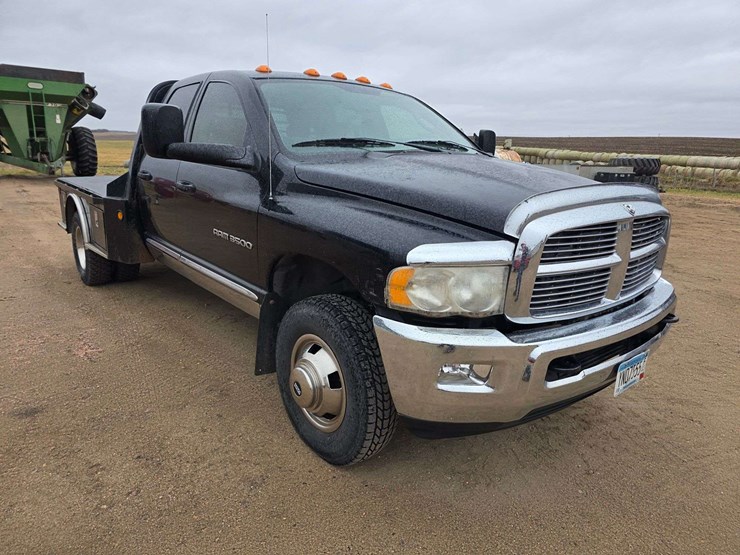 2005-dodge-ram-3500-image-4