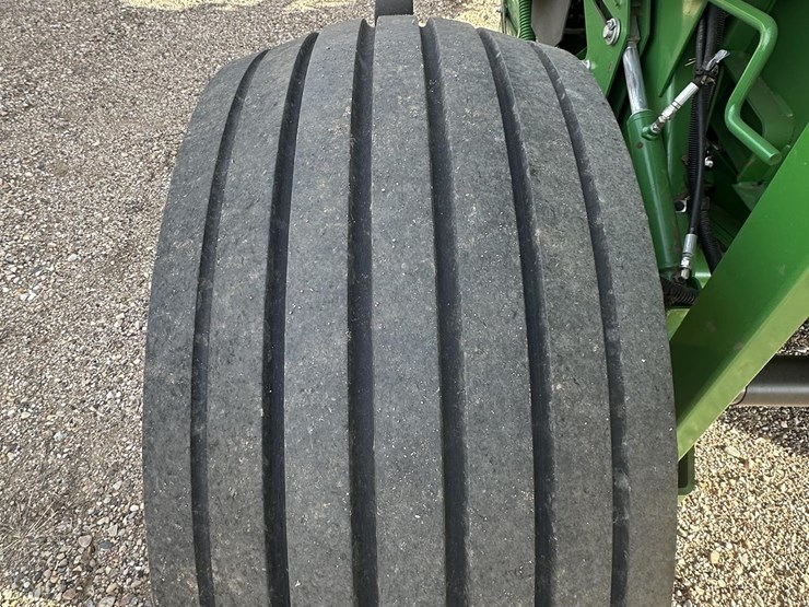 2018-john-deere-560m-image-9