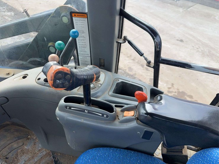 new-holland-tv145-image-41