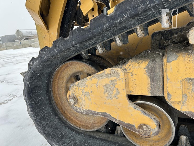 2016-caterpillar-259d-image-11