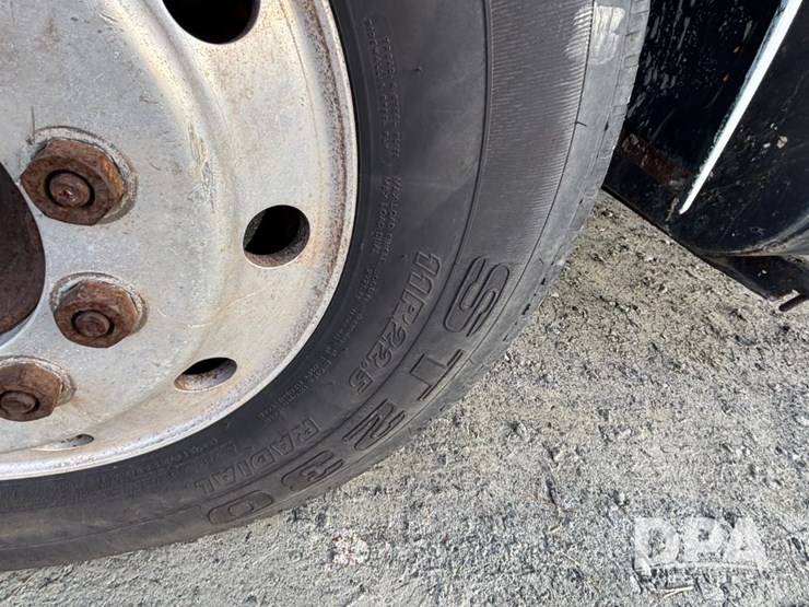 international-4700-image-22