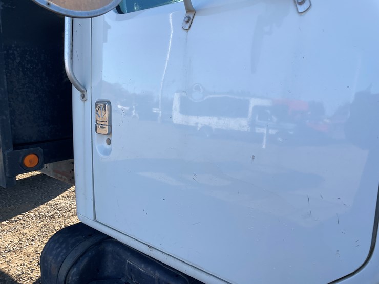 international-4700-image-9