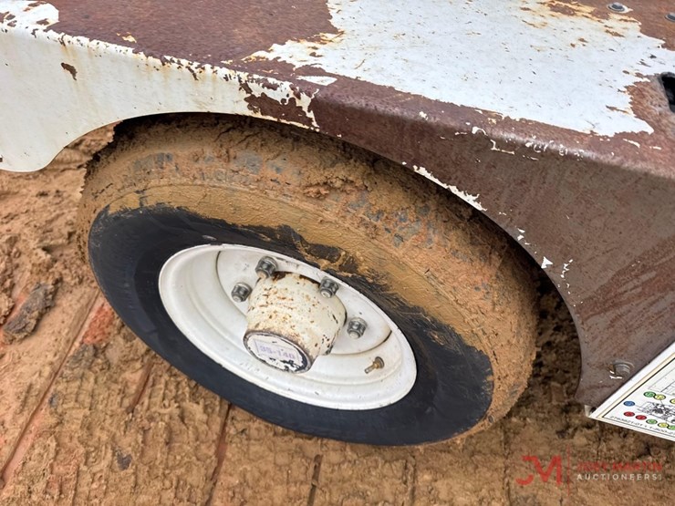 roadtec-fb-100e-sweeper-image-10