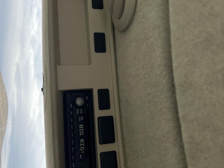 2017-john-deere-r4038-image-80