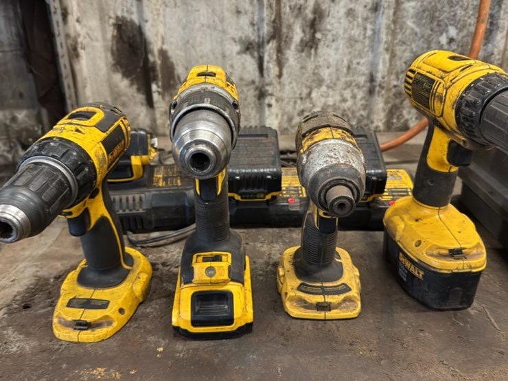 #157-•-contents-of-shelf-and-table*-image-2