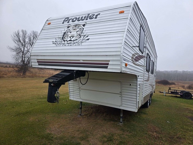 2004-prowler-fleetwood-5th-wheel-rv,-model-255-bhs,-12’-slide-out,-newer-19’-awning,-1-queen-front-b-image-59