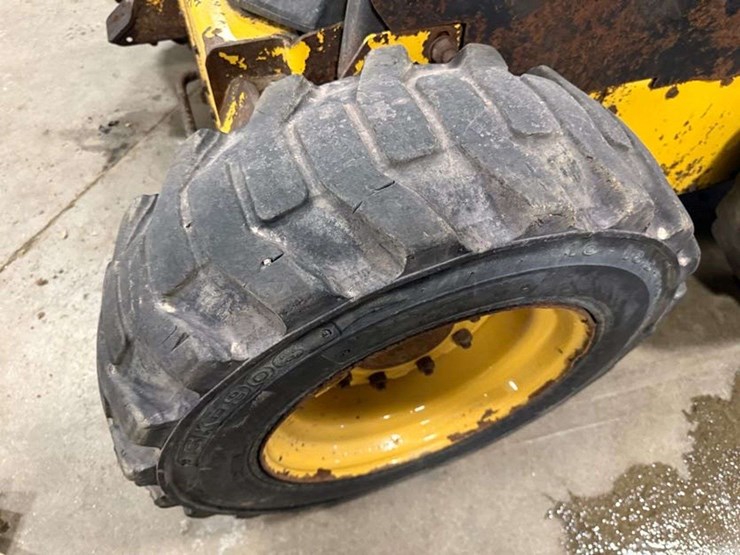 new-holland-l170-image-7