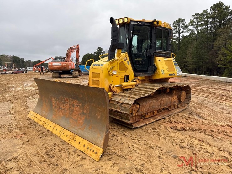 komatsu-d51pxi-24-image-3