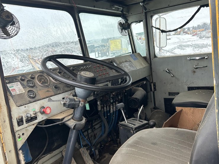 1981-oshkosh-green-snow-blower-image-53