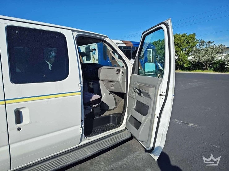 ford-e350-image-40