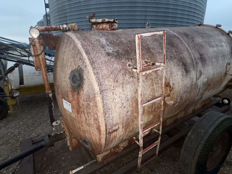 liquid-manure-vacuum-tank,-540-pto,-approx-1500-gal-image-11