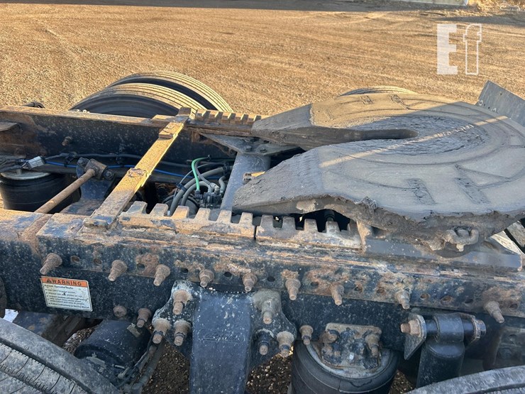 2012-freightliner-cascadia-125-image-46