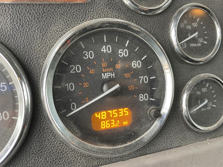 peterbilt-386-image-37