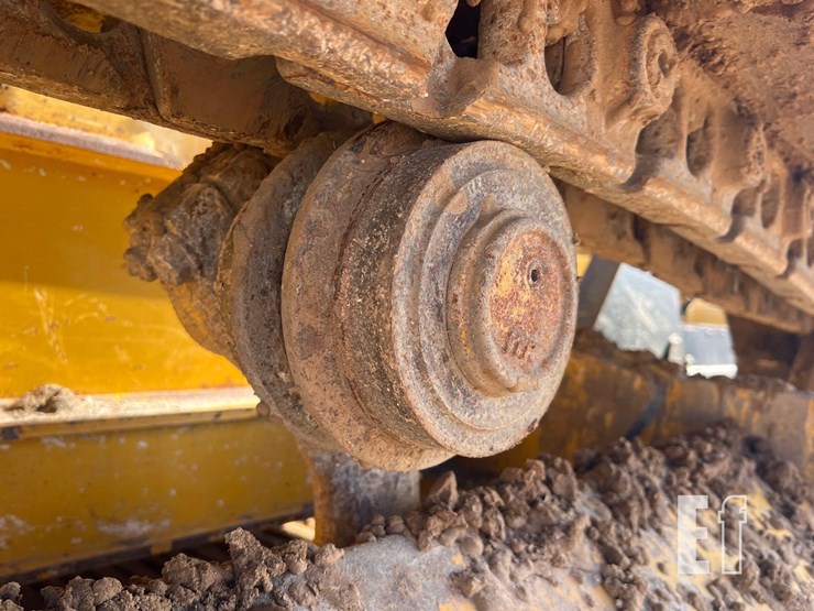 2015-deere-550k-lgp-image-16