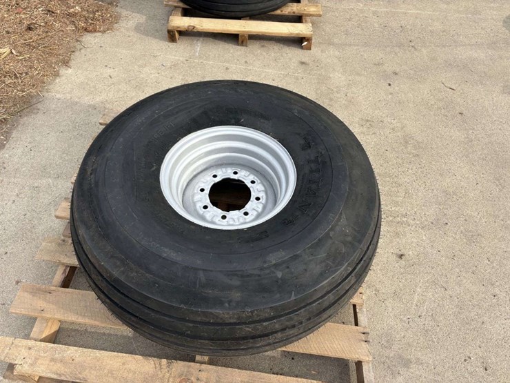 titan-16.5l-16.1sl-new-10-ply-tire-on-silver-8-bolt-ag-rim-image-1