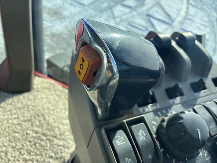 case-ih-mx215-image-72