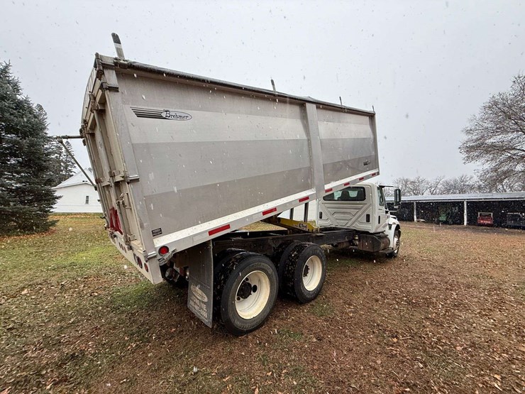 2004-international-durastar-4400-image-10