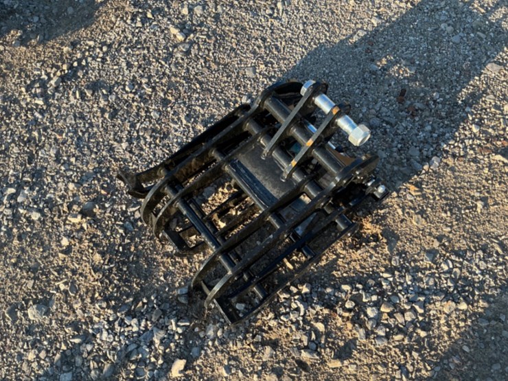 wood-grabber-for-mini-excavator-image-1