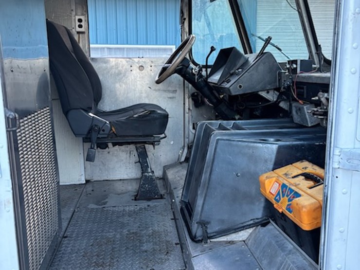 1991-gmc-p30-image-6