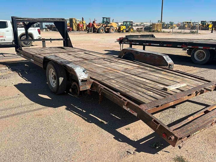 2010-maxey-welding-20-t/a-gooseneck-trailer-image-4