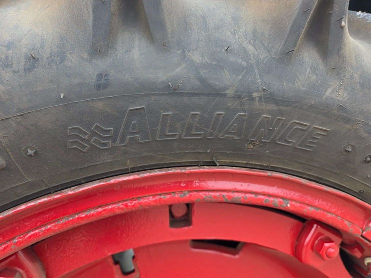 1938-case-cc-narrow-front-tractor,-new-12.4/11-36-rears,-pto,-crank-start,-sn:-4200966,-rebuilt-fro-image-26