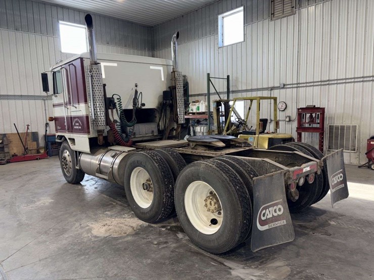 1983-international-co9670-cabover-semi-tractor,-xl-series,-400-cummins,-13-speed,-11r24.5-rears-on-s-image-5