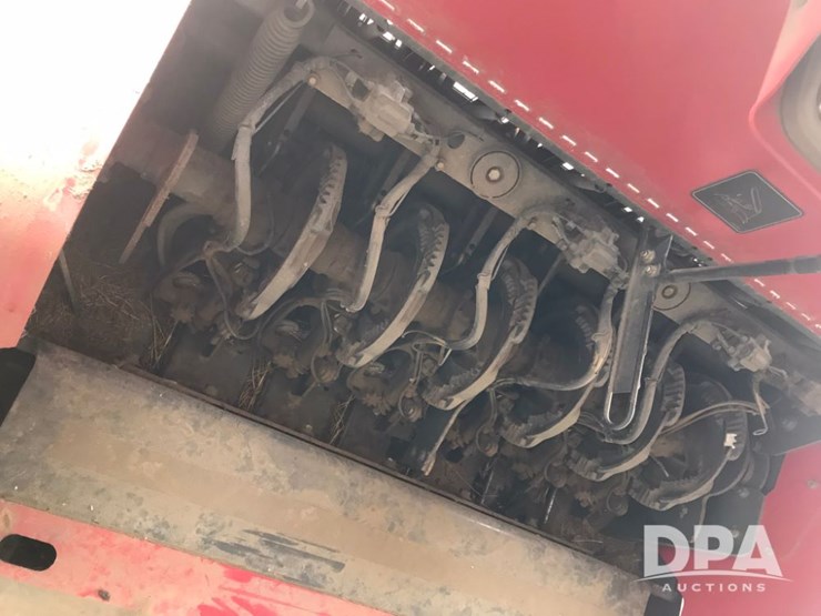 2011-massey-ferguson-2190-image-11