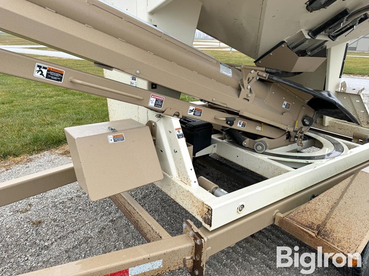 2022-unverferth-2755xl-seed-tender-image-10