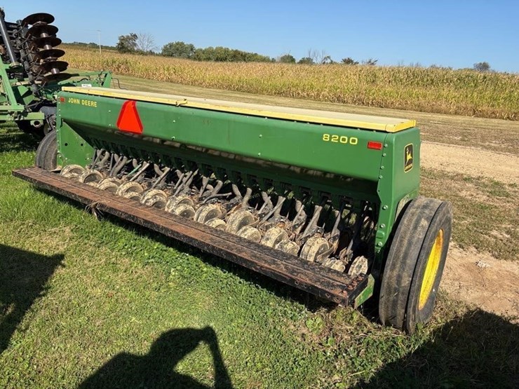 john-deere-8200-image-7