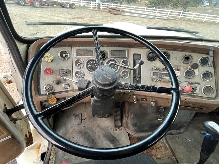 #1134-•-1993-ford-sheetrock-boom-truck-(has-mn-title)-image-46