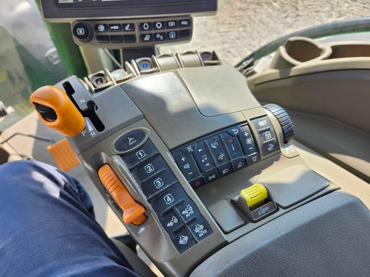 john-deere-8r-280-image-25