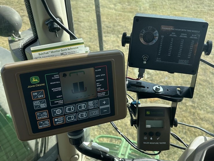 2018-john-deere-560m-image-12