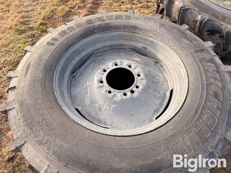 11r24.5-tires-on-valley-pivot-rims-image-5