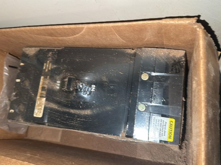 #135-•-metal-cabinet-with-headsaw-parts-image-4