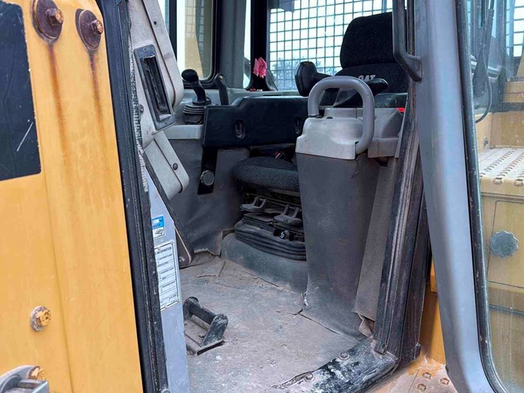 caterpillar-d6t-lgp-image-5