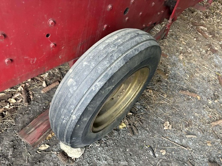 ih-47-square-baler,-540-pto,-twine,-stored-inside-image-6