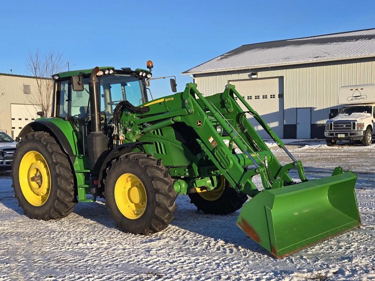 2024-john-deere-6155m-image-1